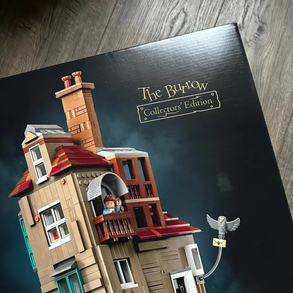 Rare Retired LEGO Harry Potter The Burrow Collectors Edition - Set 76437